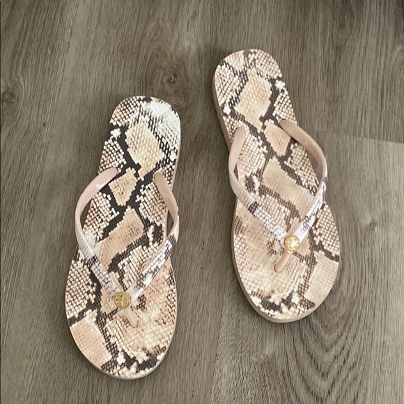Tory Burch Stylish Snake Print Flip Flops - Picture 1 of 6